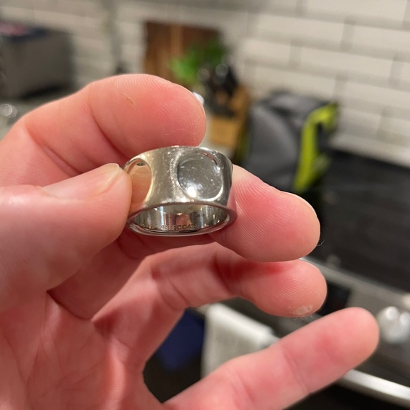 LOUIS VUITTON “Empriente” Ring, Size 4.75, 18k White Gold (Retails for $3,400) - Picture 6 of 9